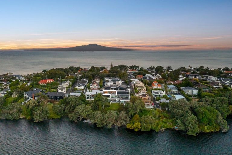 Photo of property in 10/258 Hurstmere Road, Takapuna, Auckland, 0622