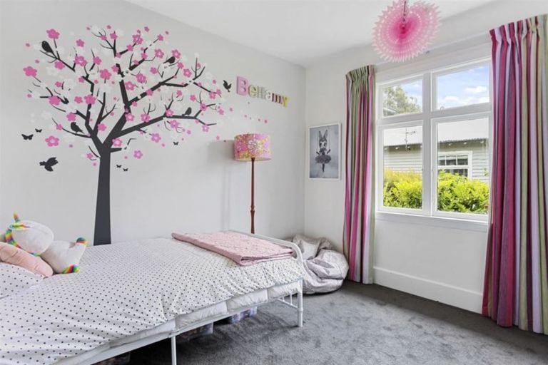 Photo of property in 16 Perry Street, Papanui, Christchurch, 8053