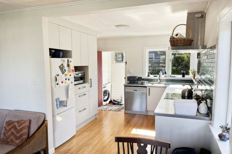 Photo of property in 158b Lake Road, Northcote, Auckland, 0627