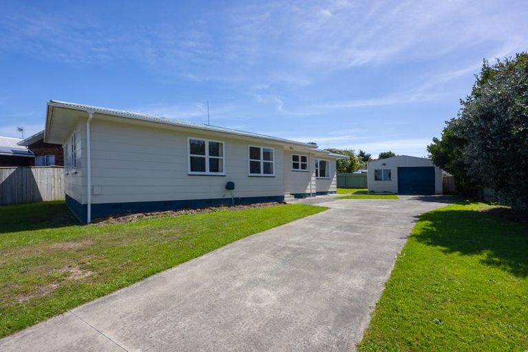Photo of property in 28 Dewe Avenue, Feilding, 4702