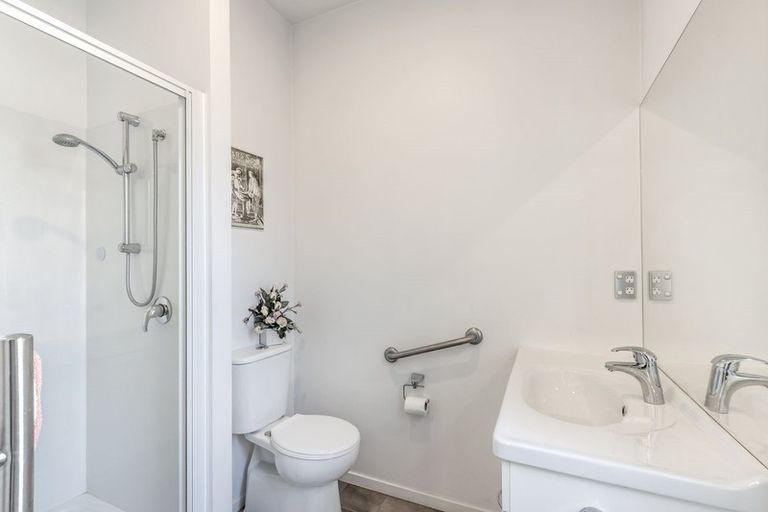 Photo of property in 2/6 Kauri Street, Riccarton, Christchurch, 8041