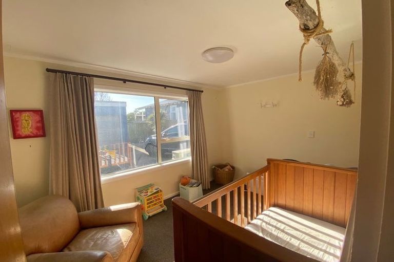 Photo of property in 30f4 Lyall Parade, Lyall Bay, Wellington, 6022