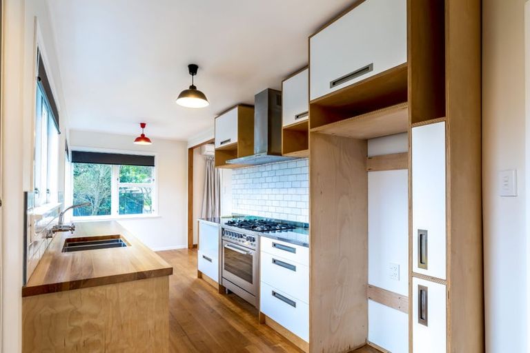 Photo of property in 73 Gloria Avenue, Te Atatu Peninsula, Auckland, 0610