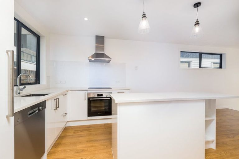 Photo of property in 9 Mokopiko Court, Beach Haven, Auckland, 0626