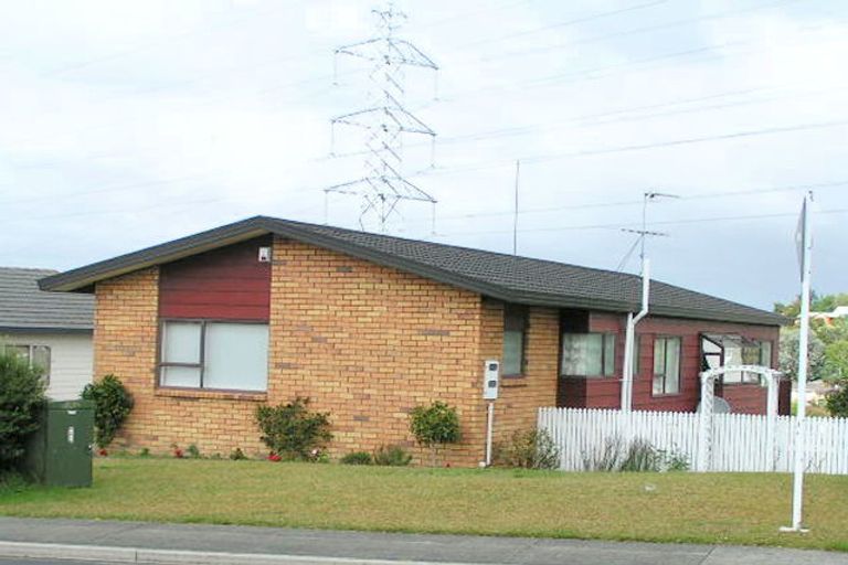 Photo of property in 65 Garton Drive, Massey, Auckland, 0614