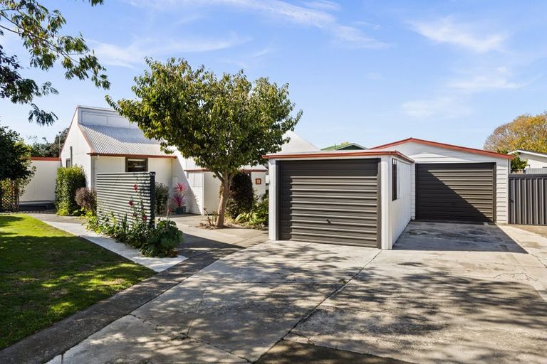Photo of property in 18 Walton Place, Flaxmere, Hastings, 4120