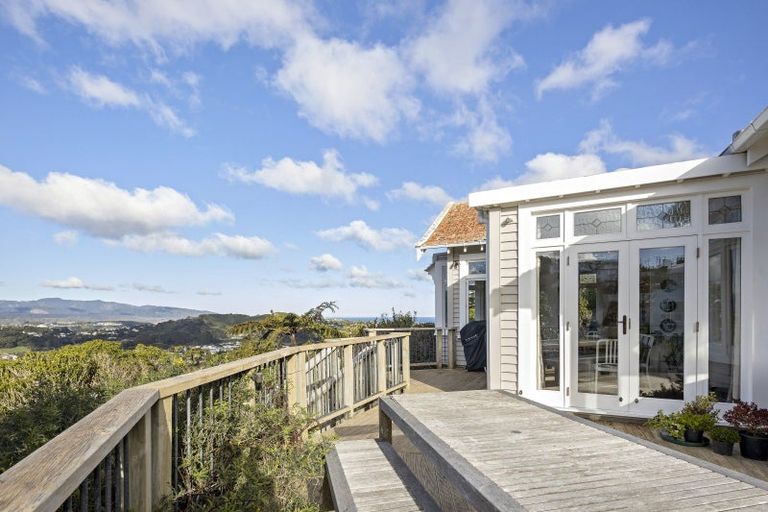 Photo of property in 39 Mills Road, Brooklyn, Wellington, 6021