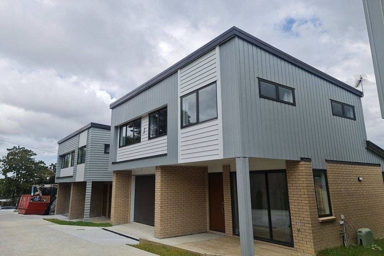 Photo of property in 42c Don Buck Road, Massey, Auckland, 0614