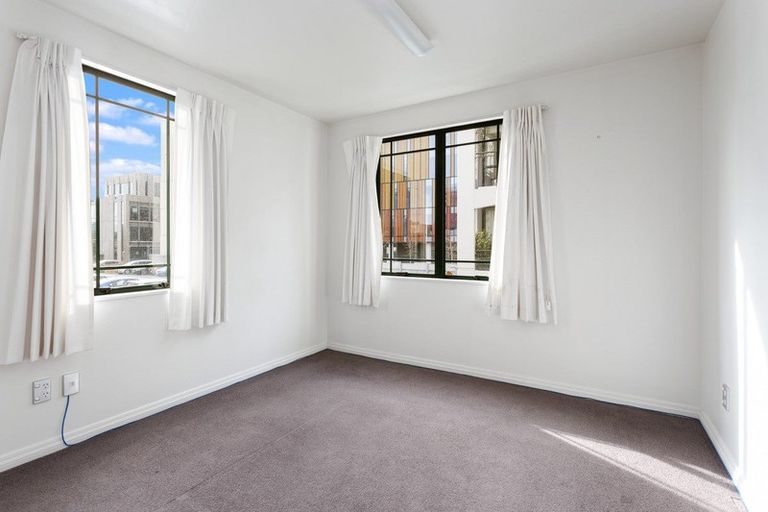 Photo of property in Regent Courts, 12/75 Gloucester Street, Christchurch Central, Christchurch, 8013