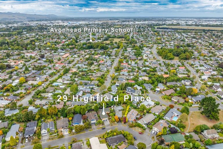 Photo of property in 29 Highfield Place, Avonhead, Christchurch, 8042