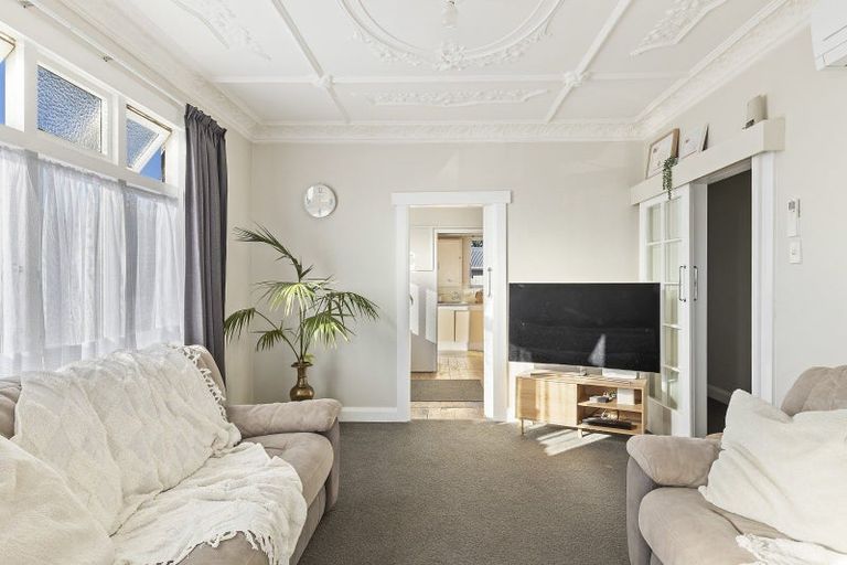 Photo of property in 389 Carrington Street, Upper Vogeltown, New Plymouth, 4310