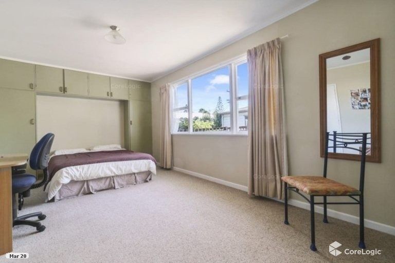 Photo of property in 14 Renata Crescent, Te Atatu Peninsula, Auckland, 0610
