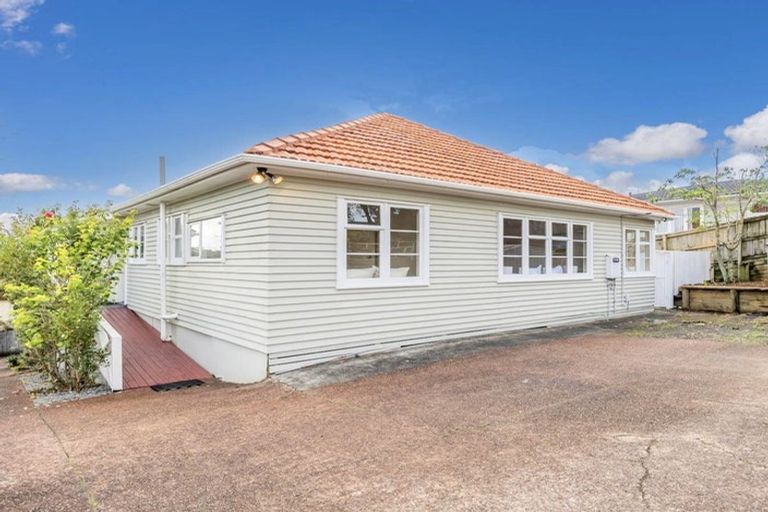 Photo of property in 1/27 Rosedale Road, Pinehill, Auckland, 0632