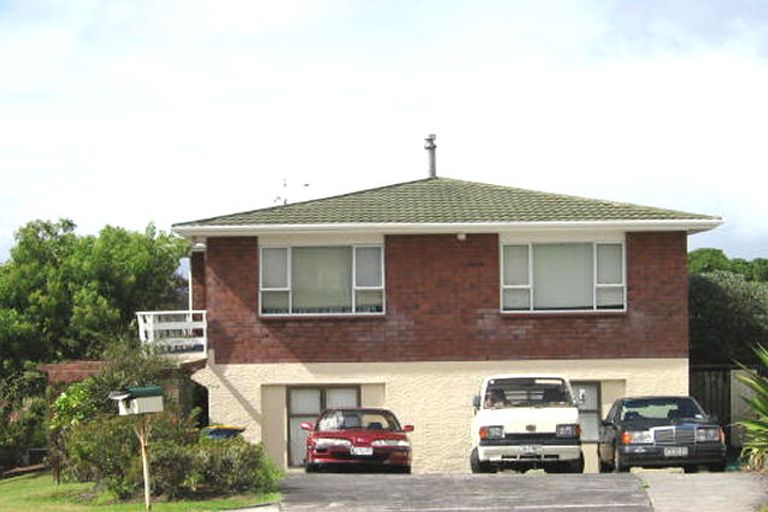 Photo of property in 1 Shona Place, Henderson, Auckland, 0612