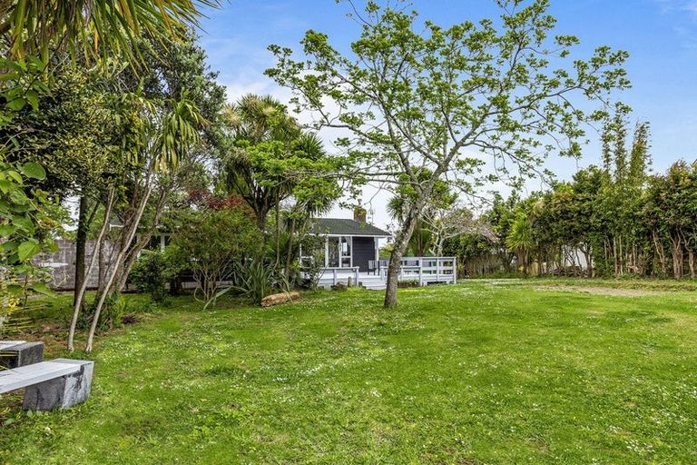 Photo of property in 1 Puketaha Road, Swanson, Auckland, 0816