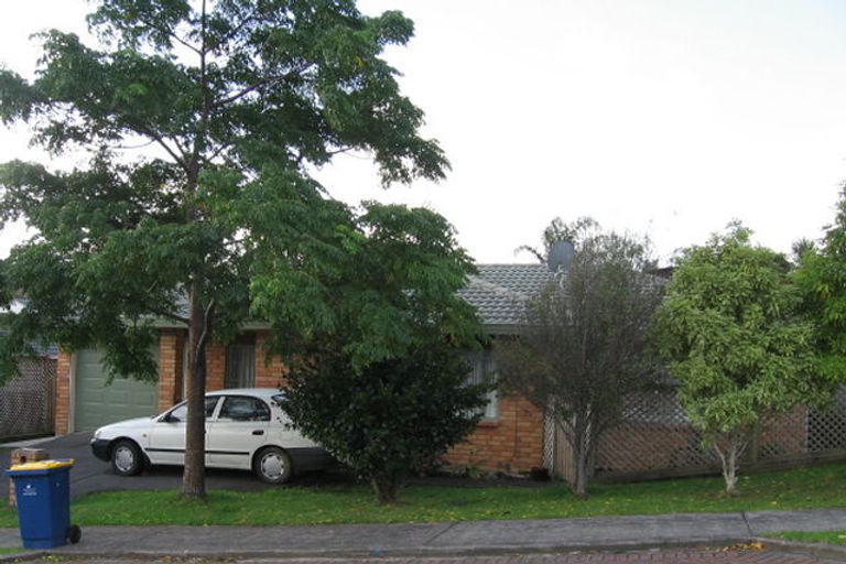 Photo of property in 6 Marbella Drive, Massey, Auckland, 0614