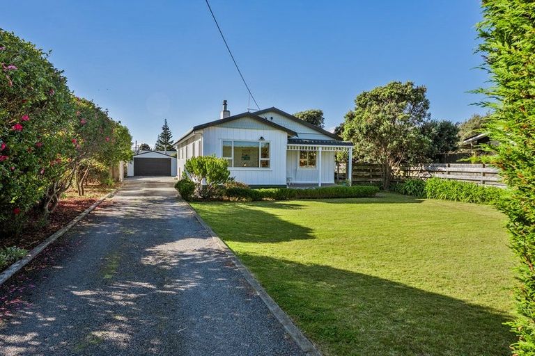 Photo of property in 8 Manuka Street, Otaki Beach, Otaki, 5512
