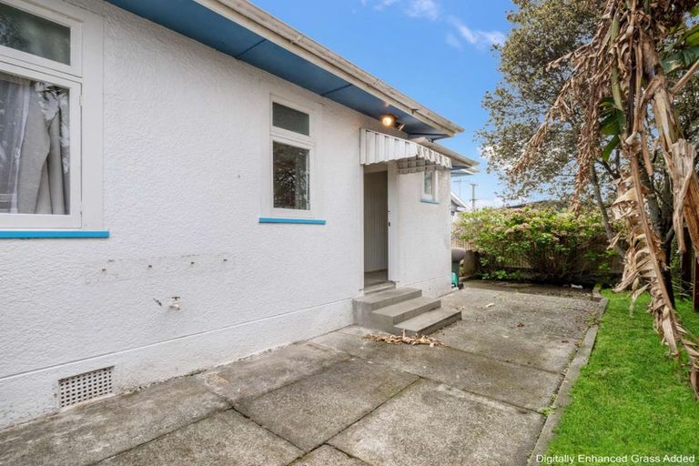 Photo of property in 104 Bartholomew Road, Levin, 5510