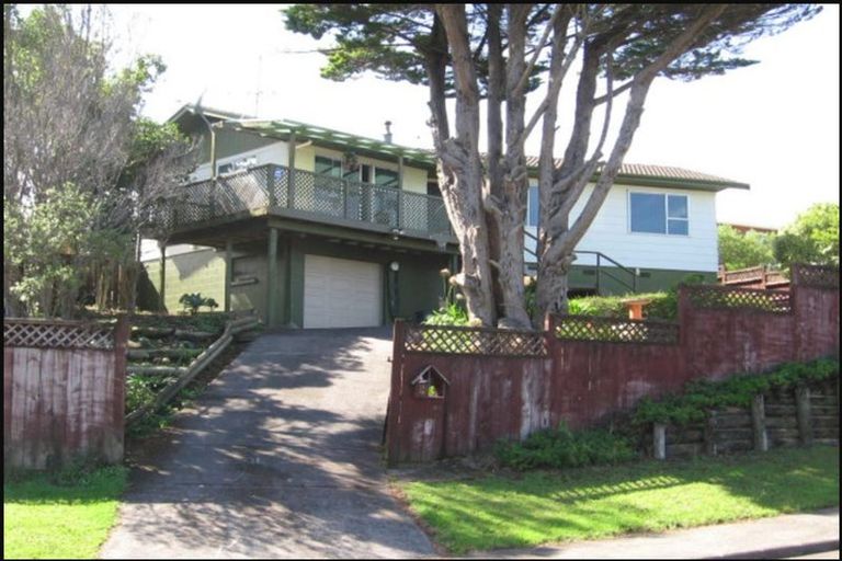 Photo of property in 4 Darcy Place, Massey, Auckland, 0614