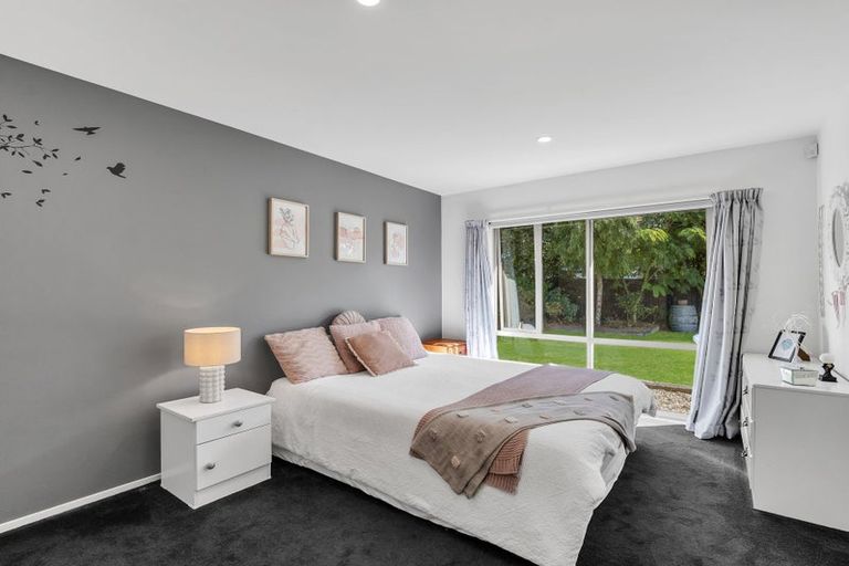 Photo of property in 16 Hemingway Place, Spencerville, Christchurch, 8083