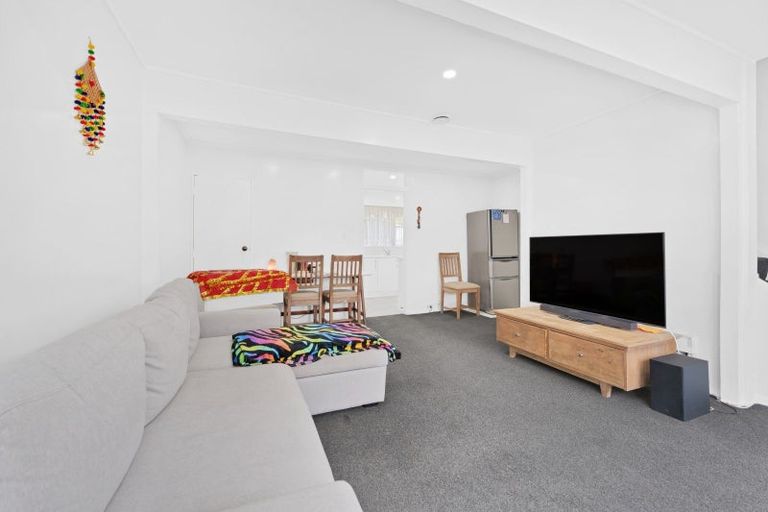 Photo of property in 2/264 Grounsell Crescent, Belmont, Lower Hutt, 5010