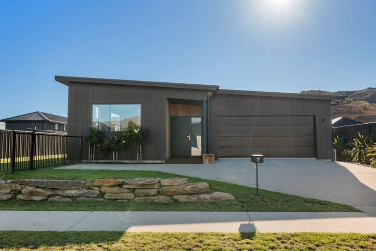 Photo of property in 7 Travertine Street, Cromwell, 9310