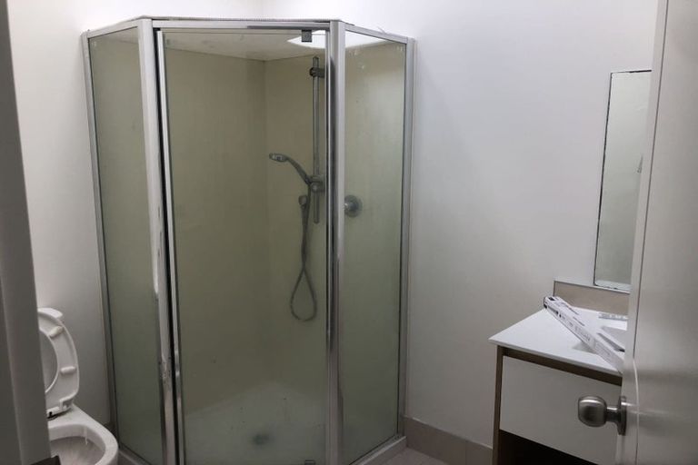 Photo of property in 30 Darcy Place, Massey, Auckland, 0614