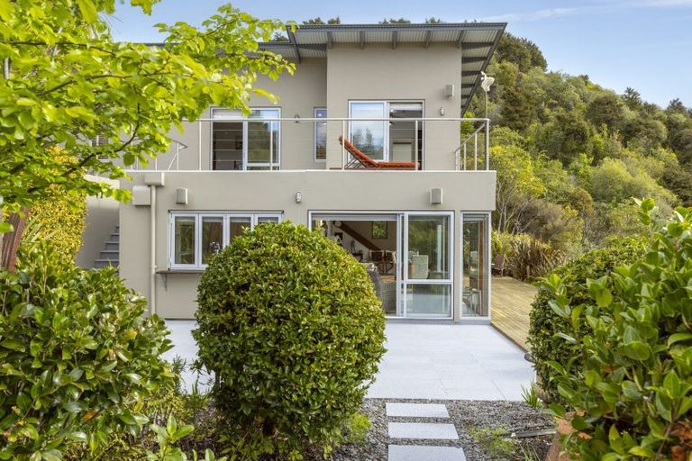 Photo of property in 26 Whakamoenga Point, Acacia Bay, Taupo, 3385