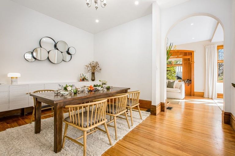 Photo of property in 13 Talavera Terrace, Kelburn, Wellington, 6012