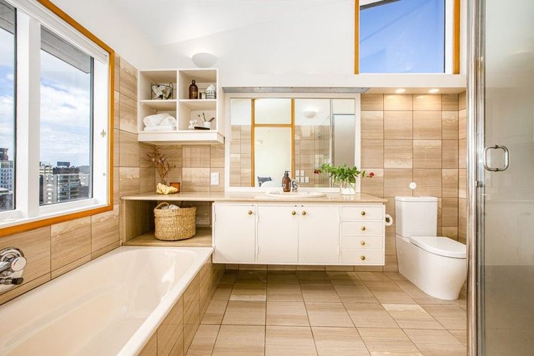 Photo of property in 13 Talavera Terrace, Kelburn, Wellington, 6012