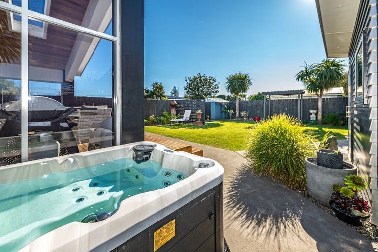 Photo of property in 3 Kamahi Street, Castlecliff, Whanganui, 4501