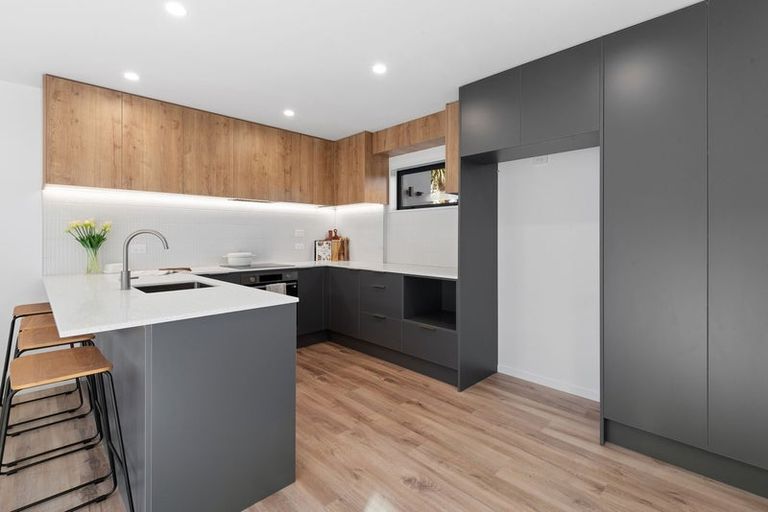 Photo of property in 2/8 Matata Place, Dallington, Christchurch, 8061