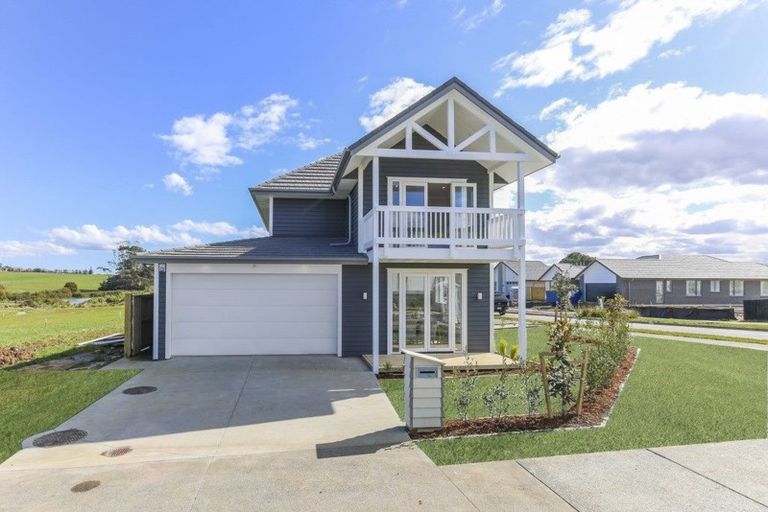 Photo of property in 54 Hayfield Way, Karaka, Papakura, 2113