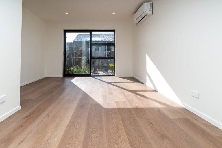 Photo of property in 5 Jabuka Street, Glen Eden, Auckland, 0602