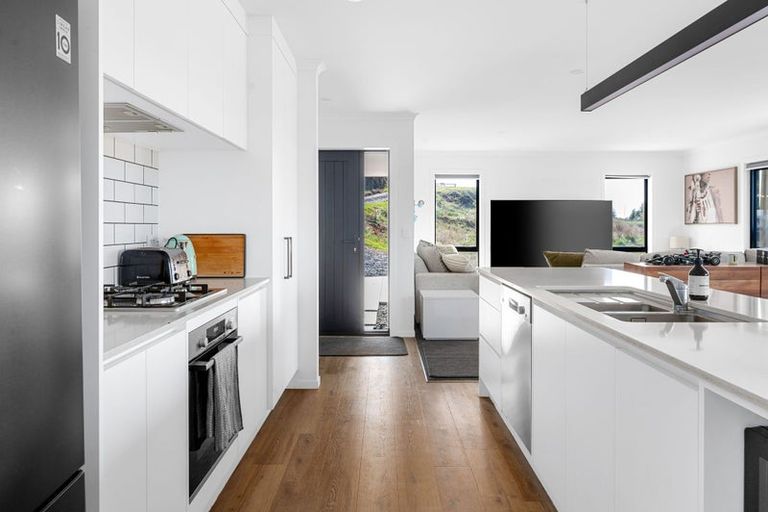 Photo of property in 411 Tuhikaramea Road, Temple View, Hamilton, 3290