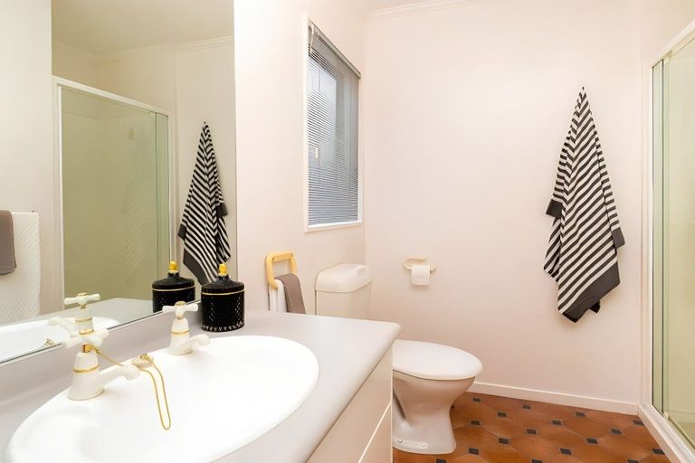 Photo of property in 84 Churchill Drive, Taradale, Napier, 4112