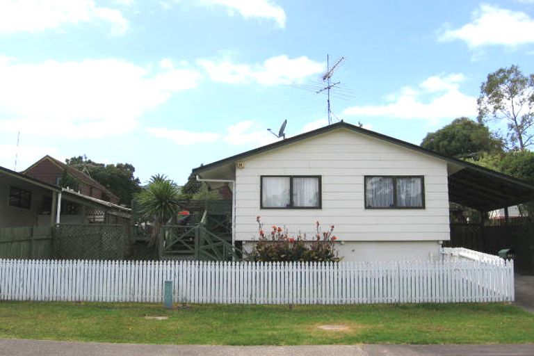 Photo of property in 2/40 Gatman Street, Birkdale, Auckland, 0626
