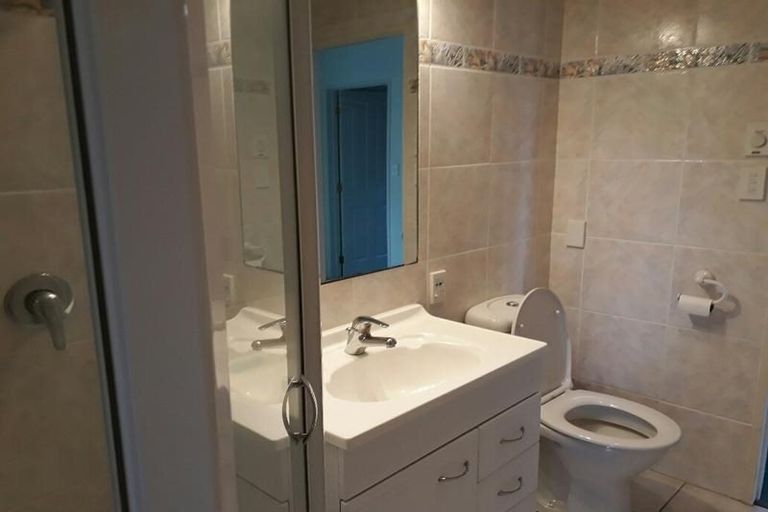Photo of property in 17 Sea Vista Avenue, Beach Haven, Auckland, 0626