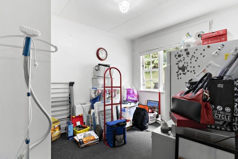 Photo of property in 10 Waipuna Grove, Stokes Valley, Lower Hutt, 5019