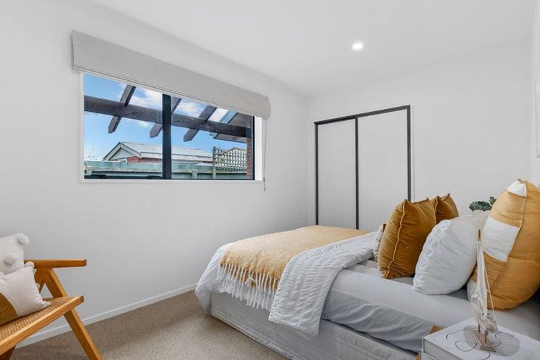 Photo of property in 2/14 Farquhars Road, Redwood, Christchurch, 8051