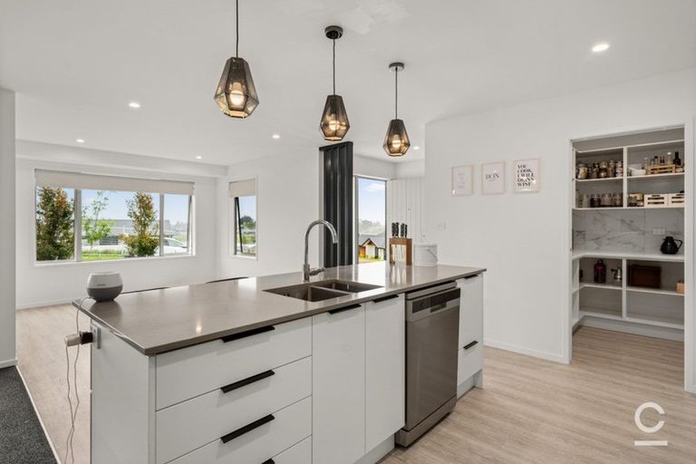 Photo of property in 7 Manotini Way, Pyes Pa, Tauranga, 3112