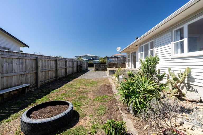Photo of property in 38 Balmoral Street, Levin, 5510