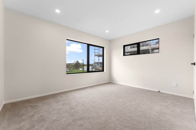 Photo of property in 12 Harbourside Parade, Hobsonville, Auckland, 0616