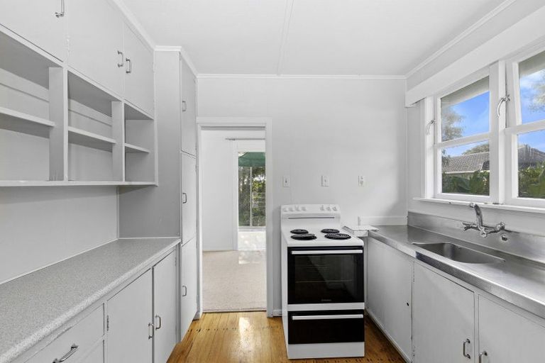 Photo of property in 5a Whitehouse Road, Titahi Bay, Porirua, 5022