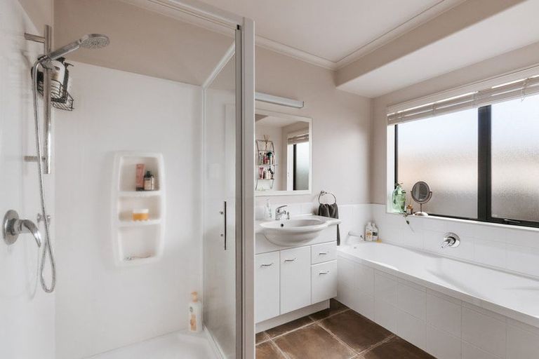 Photo of property in 14 Lochay Place, Pyes Pa, Tauranga, 3112