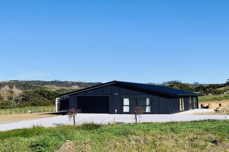 Photo of property in 1056 Peak Road, Helensville, 0875