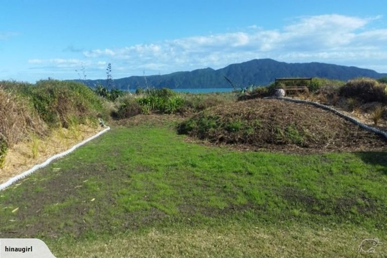 Photo of property in 37 Manly Street, Paraparaumu Beach, Paraparaumu, 5032