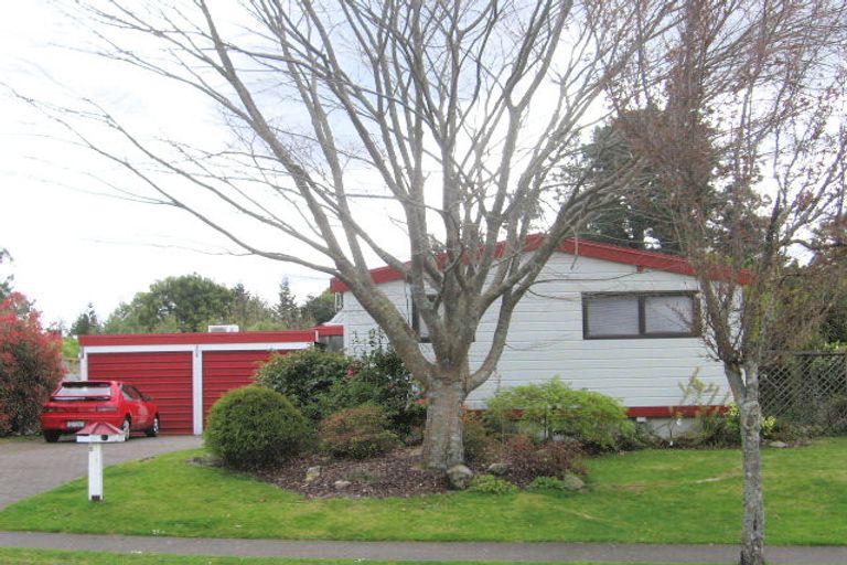 Photo of property in 40 Icarus Place, Sunnybrook, Rotorua, 3015