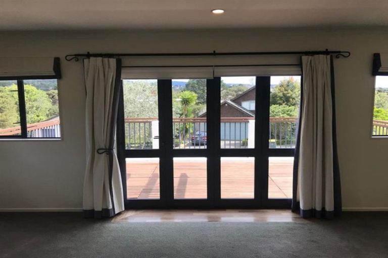 Photo of property in 10 Chamari Close, Titirangi, Auckland, 0604