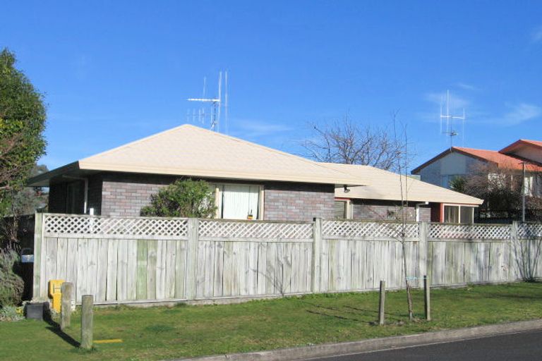 Photo of property in 2 Inveraray Place, Nawton, Hamilton, 3200